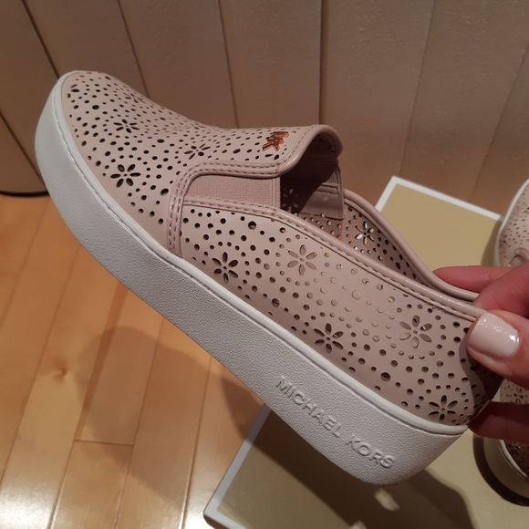 Michael Kors shoes - Picture 10 of 13